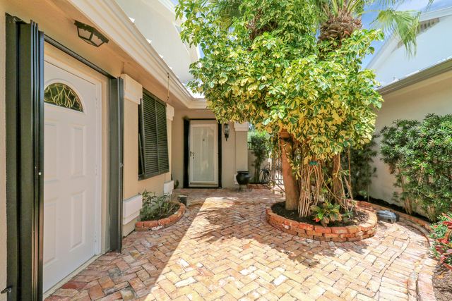 109 Seashore Drive, Jupiter, FL 33477