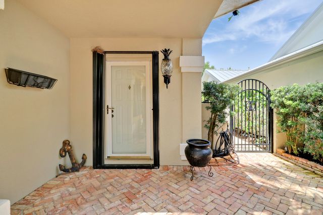 109 Seashore Drive, Jupiter, FL 33477