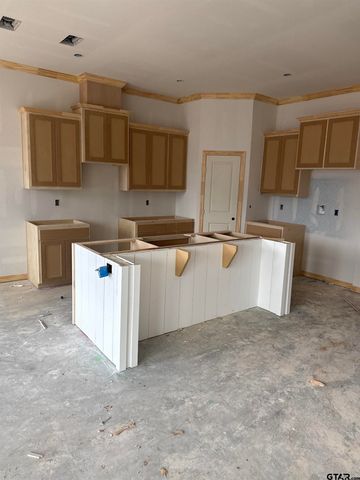 7926 Greenhill Drive, Tyler, TX 75703