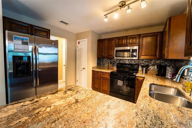 6007 N HIMES AVENUE, Tampa, FL 33614