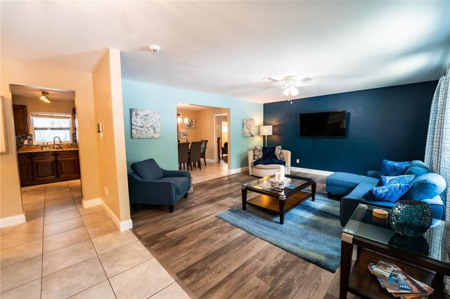 6007 N HIMES AVENUE, Tampa, FL 33614