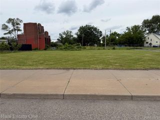 6510 W Warren Avenue, Detroit, MI 48210
