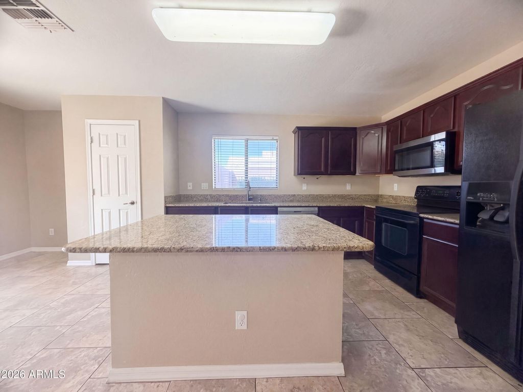 3203 W SANTA CRUZ Avenue, San Tan Valley, AZ 85144 — photo 2