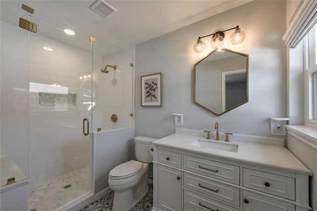 515 Azaleadell Drive, Houston, TX 77018