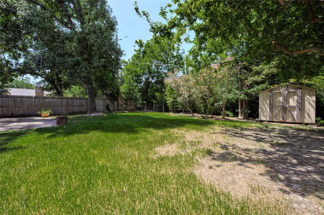 515 Azaleadell Drive, Houston, TX 77018