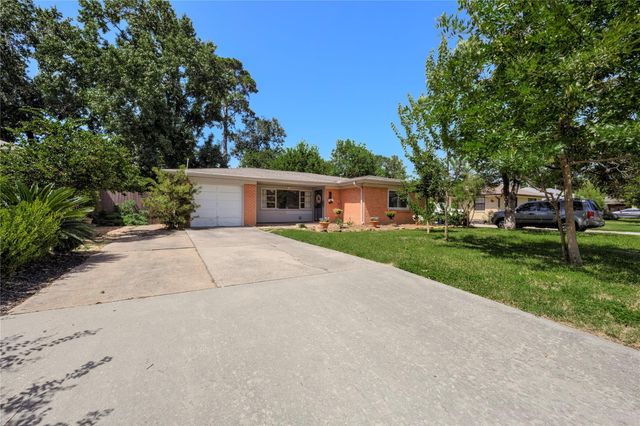 515 Azaleadell Drive, Houston, TX 77018