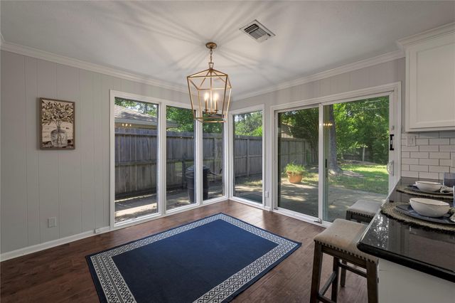515 Azaleadell Drive, Houston, TX 77018