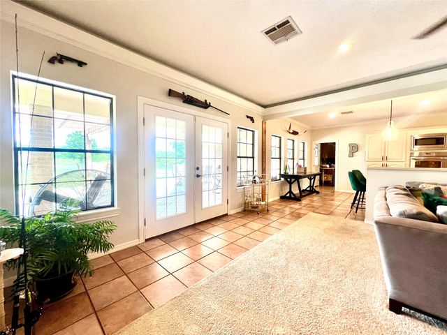 6005 Lakeside Drive, Liberty, TX 77575