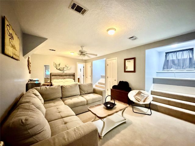 6005 Lakeside Drive, Liberty, TX 77575