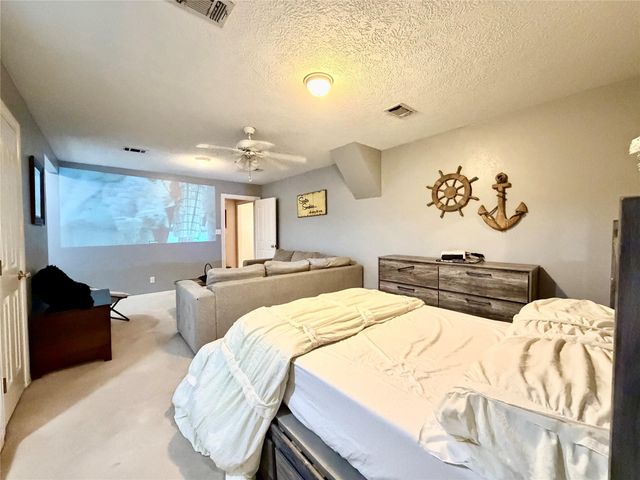 6005 Lakeside Drive, Liberty, TX 77575