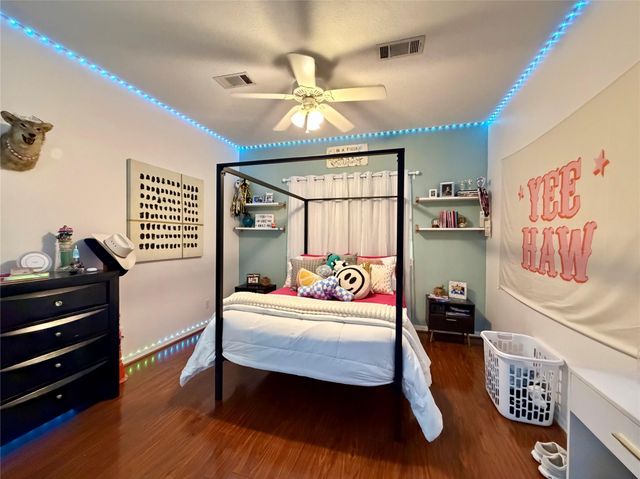 6005 Lakeside Drive, Liberty, TX 77575