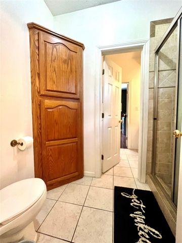 6005 Lakeside Drive, Liberty, TX 77575