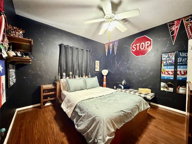 6005 Lakeside Drive, Liberty, TX 77575