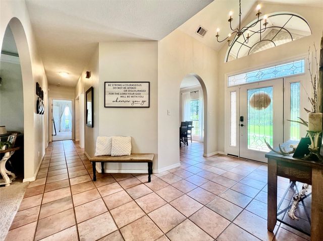 6005 Lakeside Drive, Liberty, TX 77575