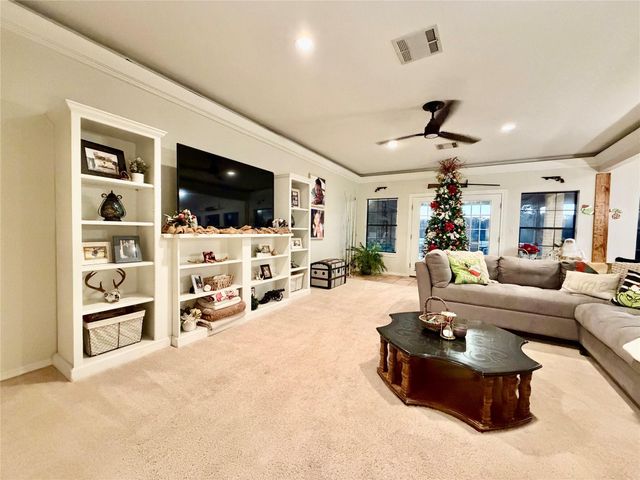 6005 Lakeside Drive, Liberty, TX 77575