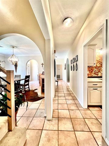 6005 Lakeside Drive, Liberty, TX 77575