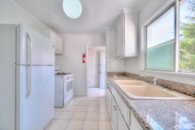 6029 Macarthur Boulevard, Oakland, CA 94605
