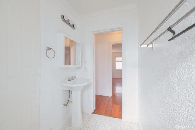 6029 Macarthur Boulevard, Oakland, CA 94605