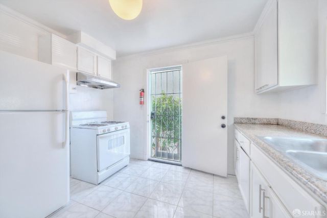 6029 Macarthur Boulevard, Oakland, CA 94605