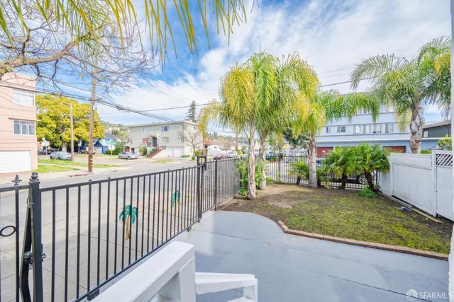 6029 Macarthur Boulevard, Oakland, CA 94605