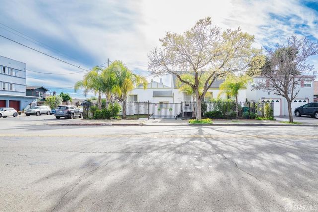 6029 Macarthur Boulevard, Oakland, CA 94605