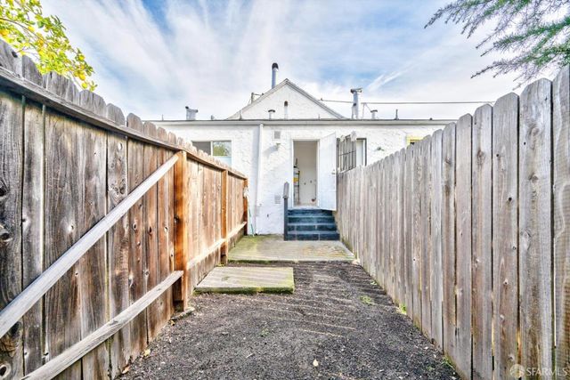 6029 Macarthur Boulevard, Oakland, CA 94605