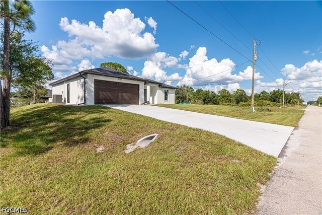 2710 42nd ST W, Lehigh Acres, FL 33971