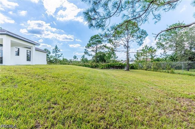 2710 42nd ST W, Lehigh Acres, FL 33971