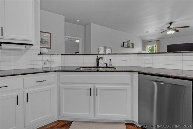 7312 S Gardenia Avenue, Broken Arrow, OK 74011