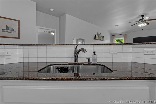 7312 S Gardenia Avenue, Broken Arrow, OK 74011