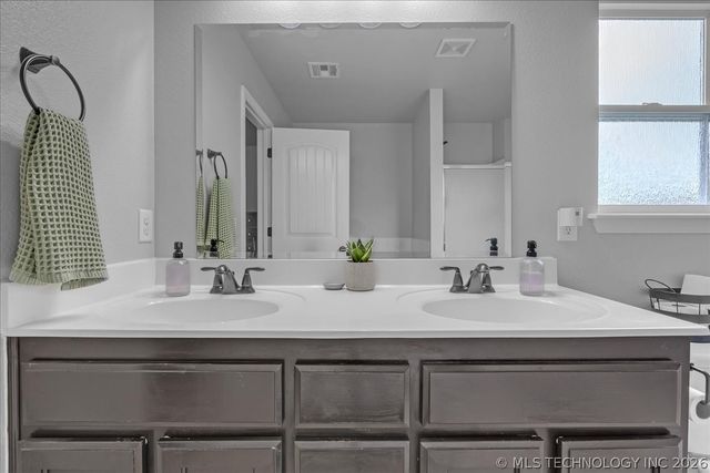 7312 S Gardenia Avenue, Broken Arrow, OK 74011