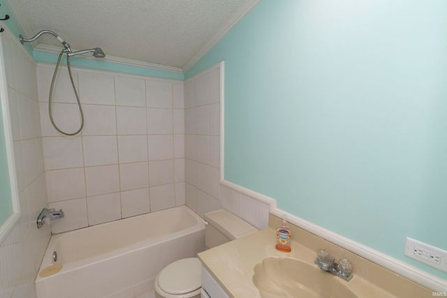30343 Wolf Avenue, Elkhart, IN 46516