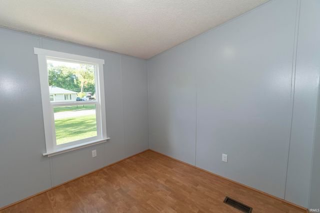 30343 Wolf Avenue, Elkhart, IN 46516