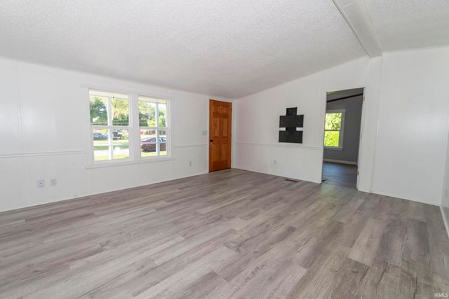30343 Wolf Avenue, Elkhart, IN 46516