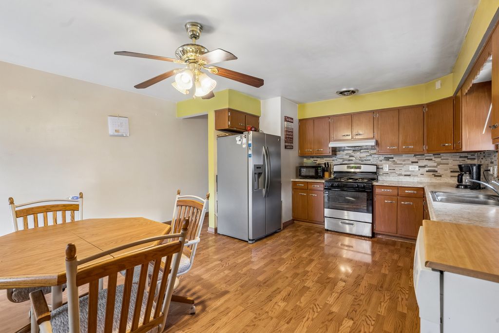 818 S 2nd Avenue, Maywood, IL 60153 — photo 5