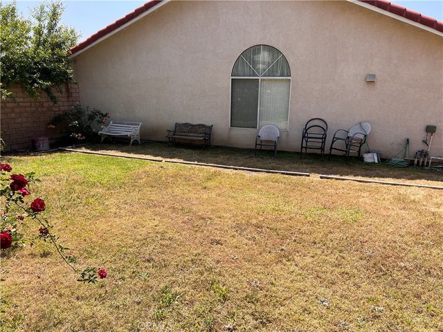 3034 Roadrunner Court, Highland, CA 92346