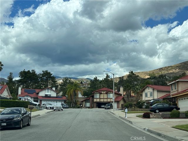 3034 Roadrunner Court, Highland, CA 92346