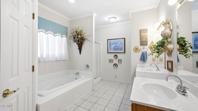 1218 Glen Abbey Way, Johnson City, TN 37615