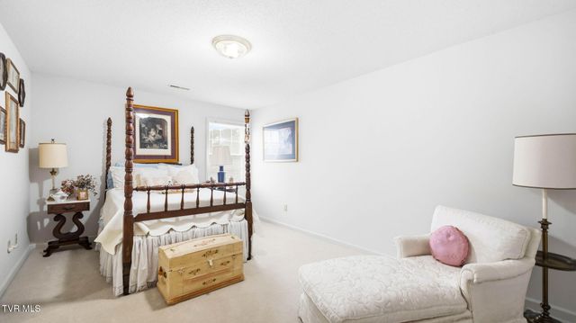 1218 Glen Abbey Way, Johnson City, TN 37615