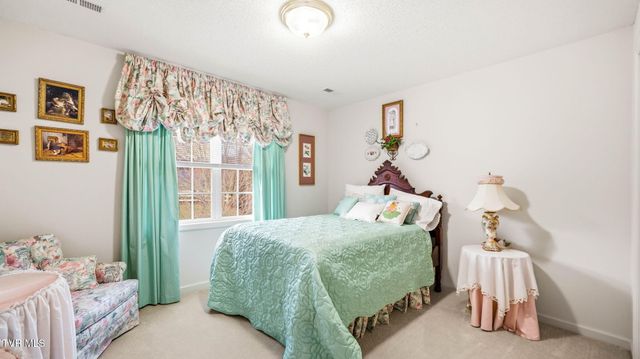 1218 Glen Abbey Way, Johnson City, TN 37615