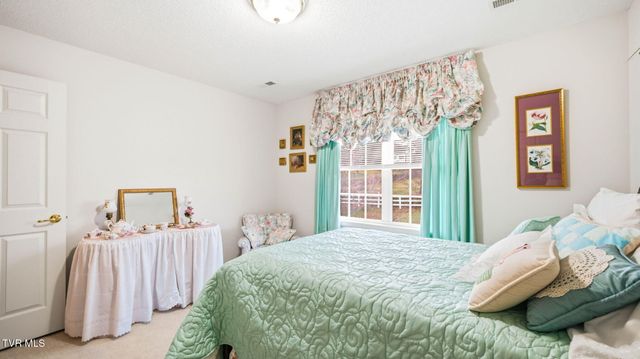 1218 Glen Abbey Way, Johnson City, TN 37615