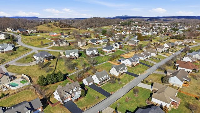 1218 Glen Abbey Way, Johnson City, TN 37615