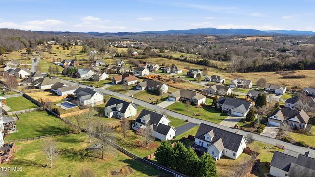 1218 Glen Abbey Way, Johnson City, TN 37615