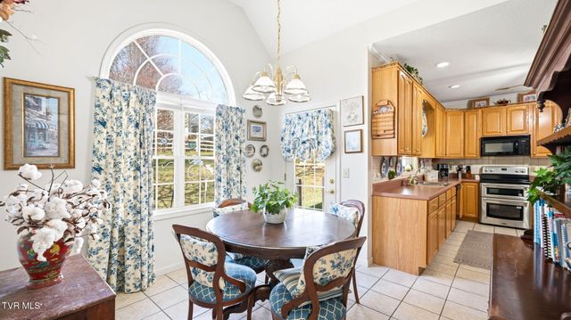 1218 Glen Abbey Way, Johnson City, TN 37615