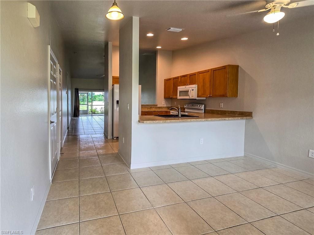 Image 14 of property listing at 516-518 5th PL, Cape Coral, FL 33990