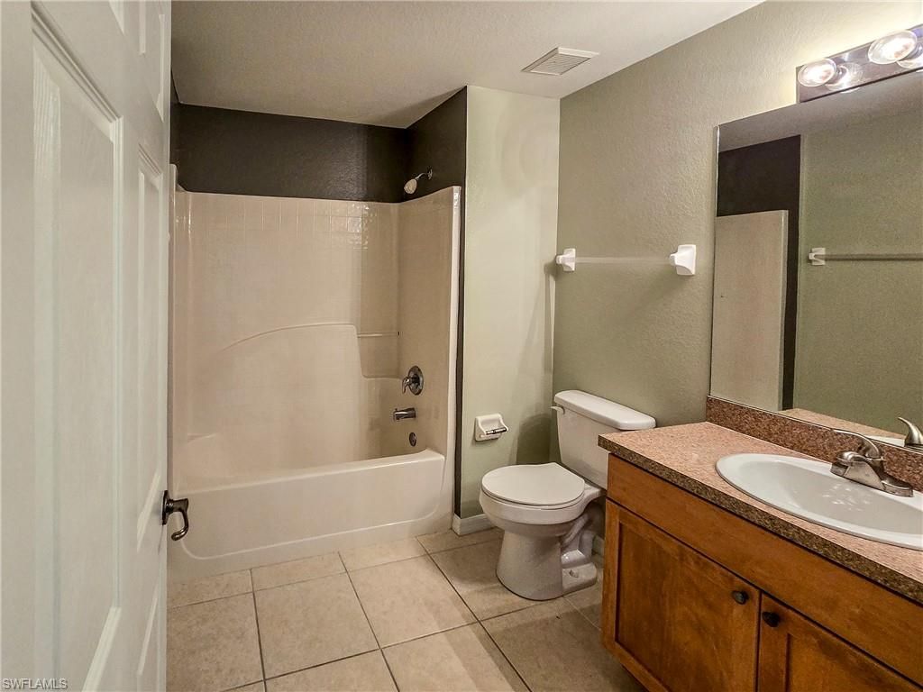Image 28 of property listing at 516-518 5th PL, Cape Coral, FL 33990