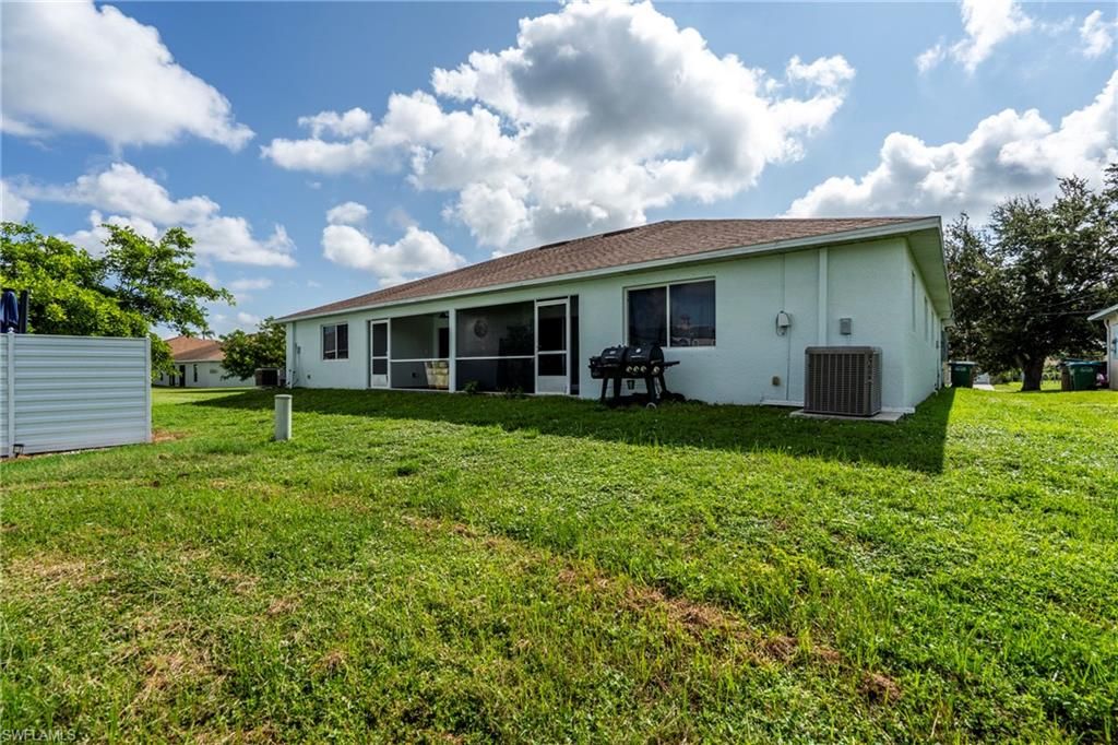 Image 32 of property listing at 516-518 5th PL, Cape Coral, FL 33990