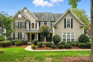 208 Woodwinds Drive, Mount Holly, NC 28120