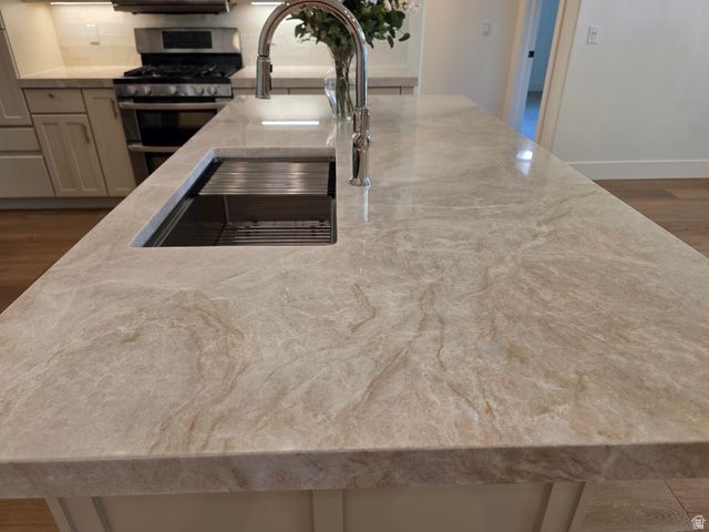 11176 S MIDAS TRAIL RD, South Jordan, UT 84095