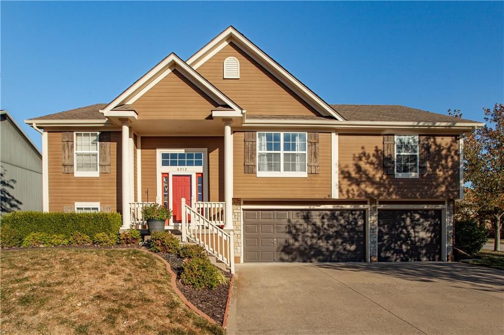 8912 SW 10th Street, Lee's Summit, MO 64064